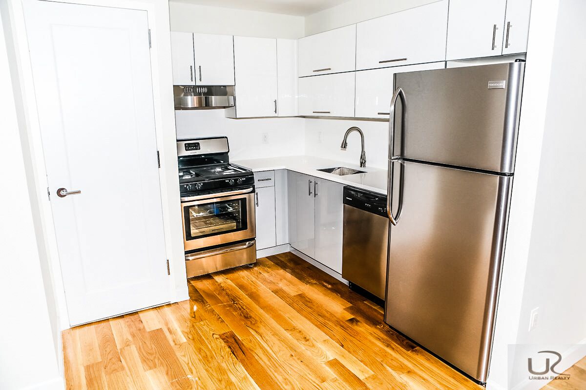 Primary Photo - 276 6th St