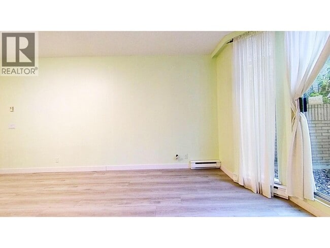 Building Photo - 2668 Ash St