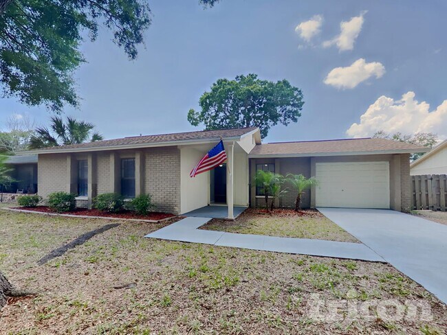 Foto del edificio - 2704 Mnr Hl Dr