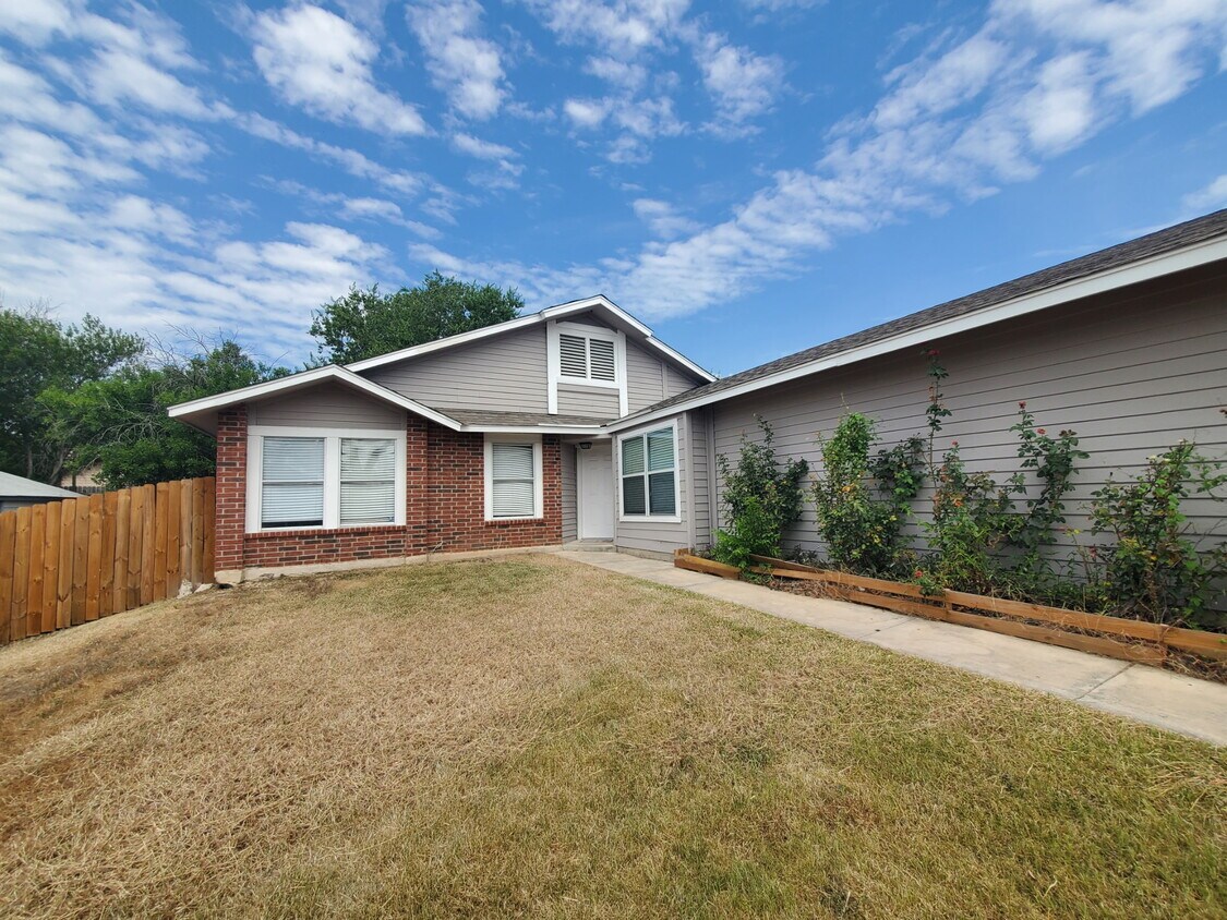 Primary Photo - 7729 Ridge Mist Dr