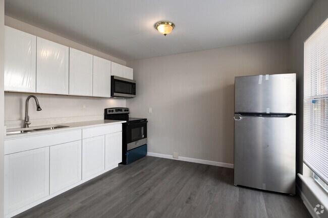 2 BR, 1 BA - 65 m2 - Georgetown Apartments