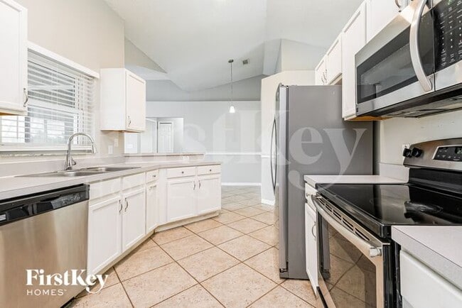 Building Photo - 205 Thornbush Pkwy