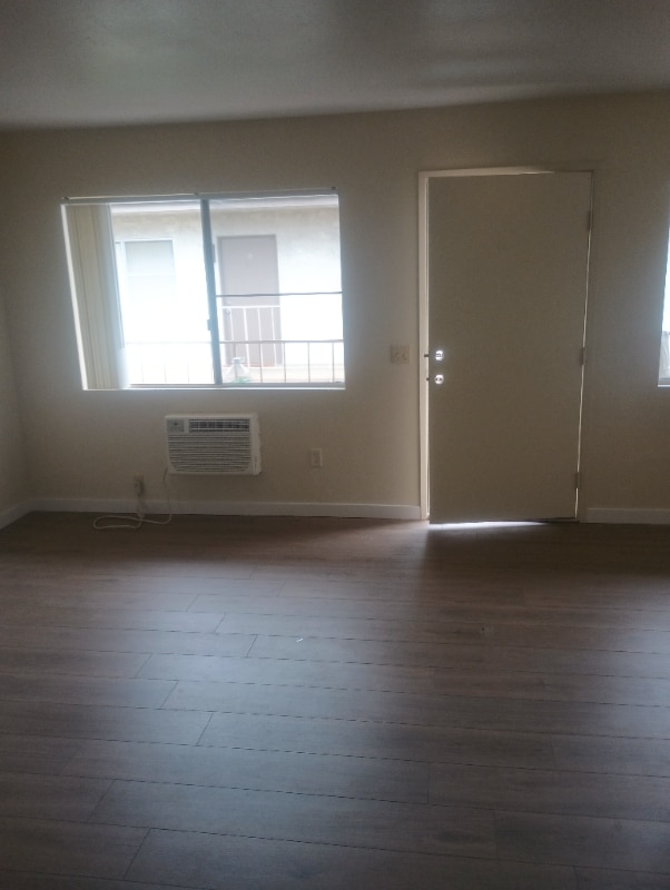 Photo - 9415 California Ave Apartment