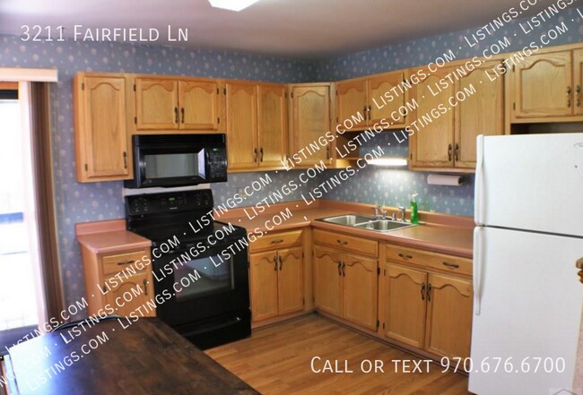 Foto del edificio - 3211 Fairfield Ln