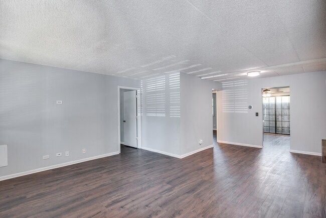 Foto del edificio - 1486 W Jefferson Ave