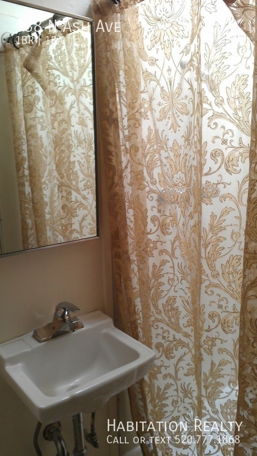 Foto del edificio - 538 N Ash Ave