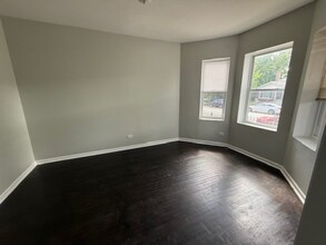 Building Photo - 5121 S Loomis Blvd