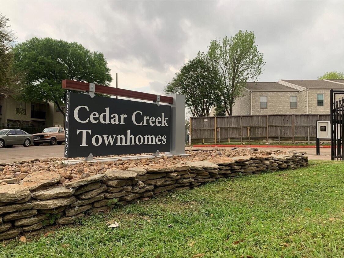 Foto principal - 3766 Tanglewilde St