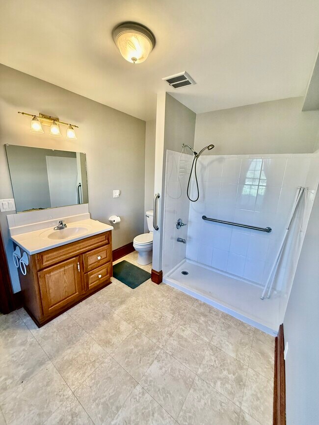 Foto del edificio - 1213 Glenwood Heights Rd