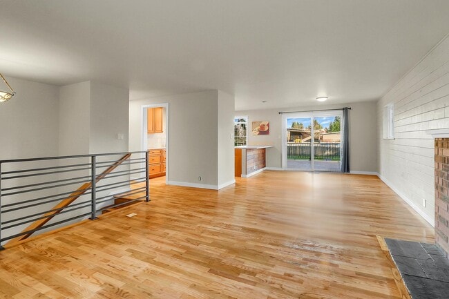 Building Photo - 6124 123rd Ave NE