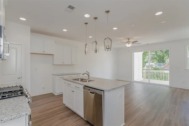 Building Photo - 176 Silver Hill St