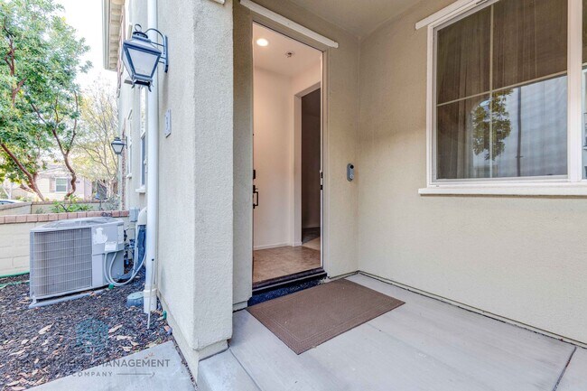 Foto del edificio - 3250 E Yountville Dr