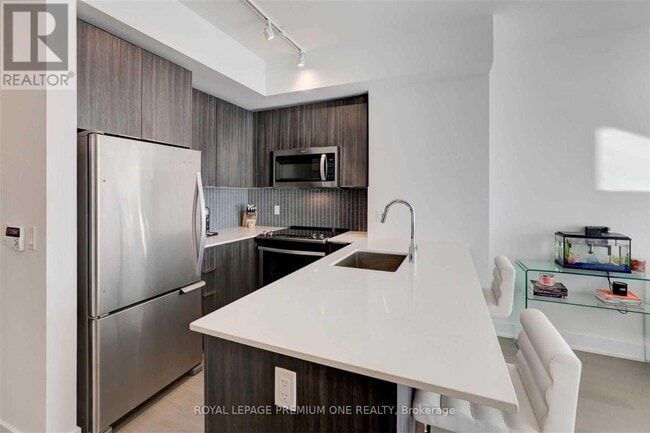 Building Photo - 20 Shore Breeze Dr