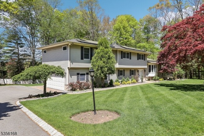Building Photo - 275 Sycamore Ct