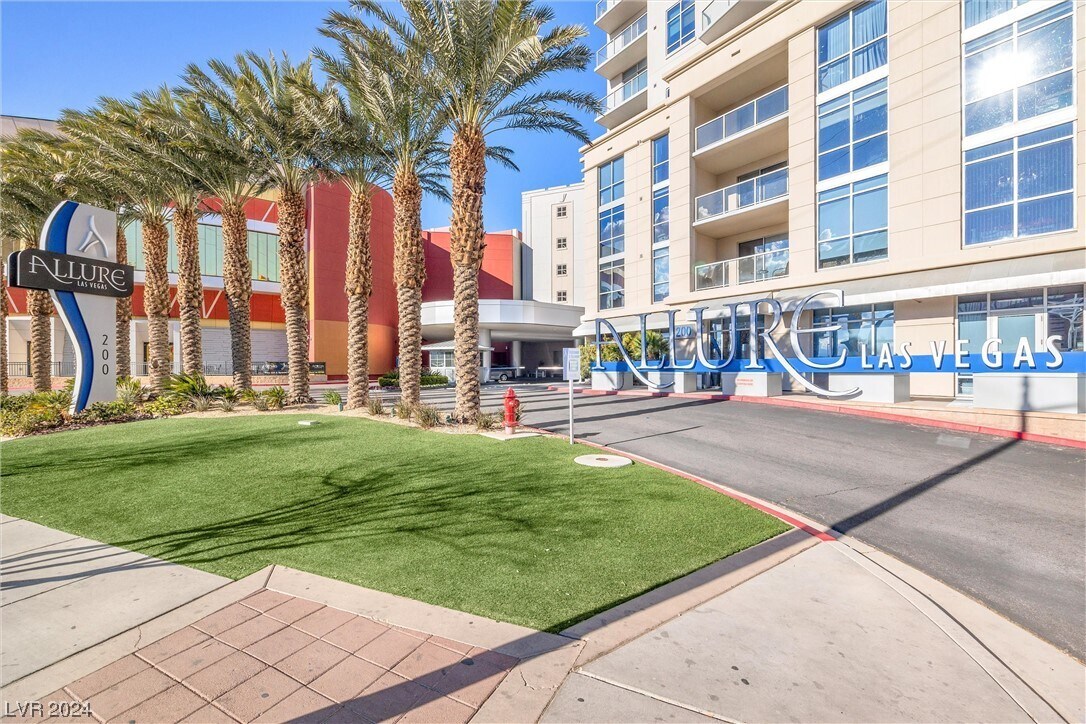 Primary Photo - 200 W Sahara Ave