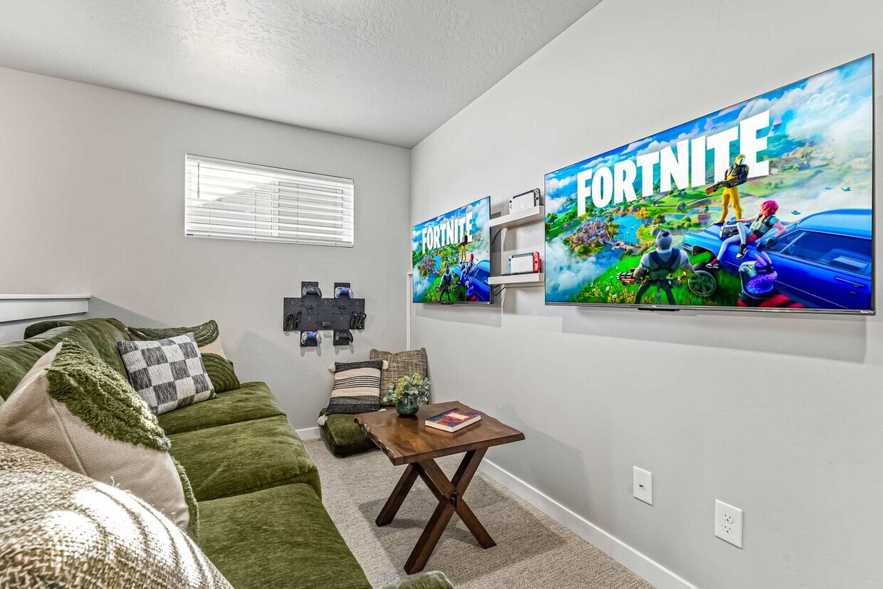 Foto principal - 5126 E Sylvan Hart Dr