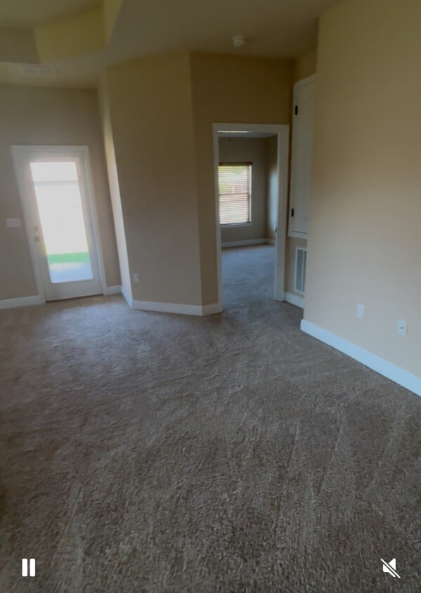 Building Photo - 5951 Palermo Dr