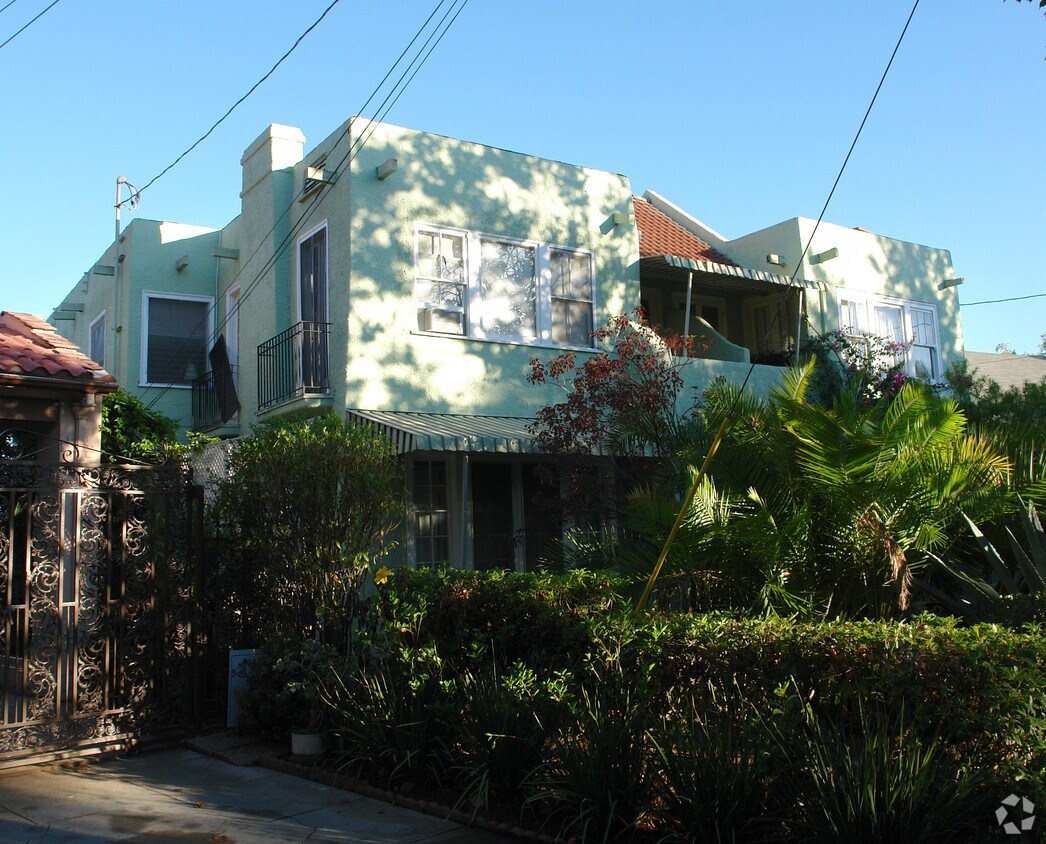 Building Photo - 857-861 N La Fayette Park Pl