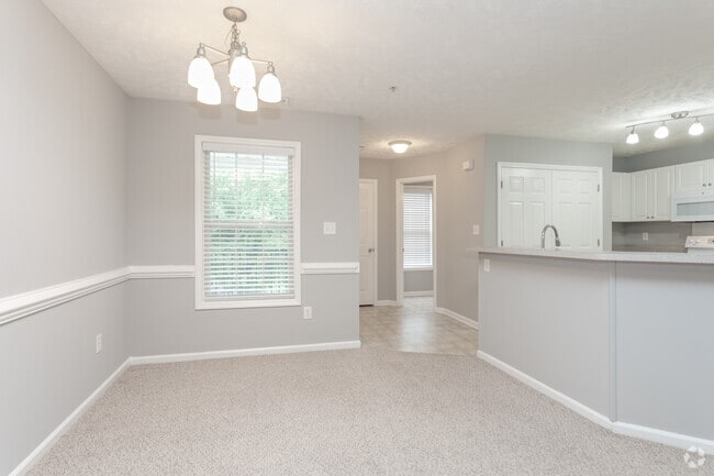 Interior Photo - Lakeshore Grande
