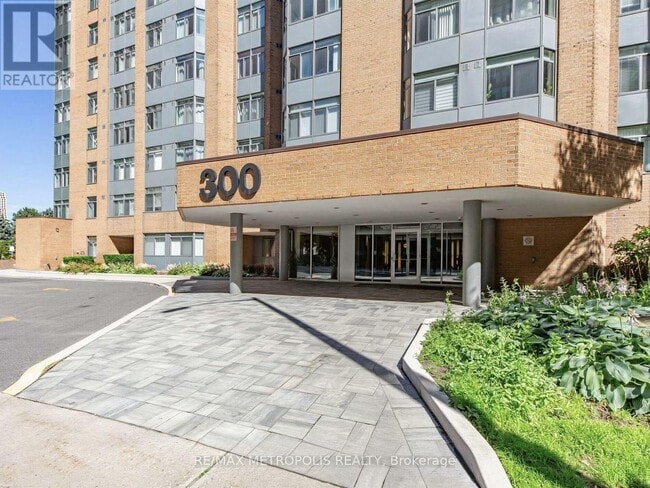 Building Photo - 300 Webb Dr