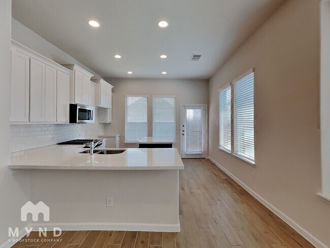 Foto del edificio - 3128 Cottontail Dr
