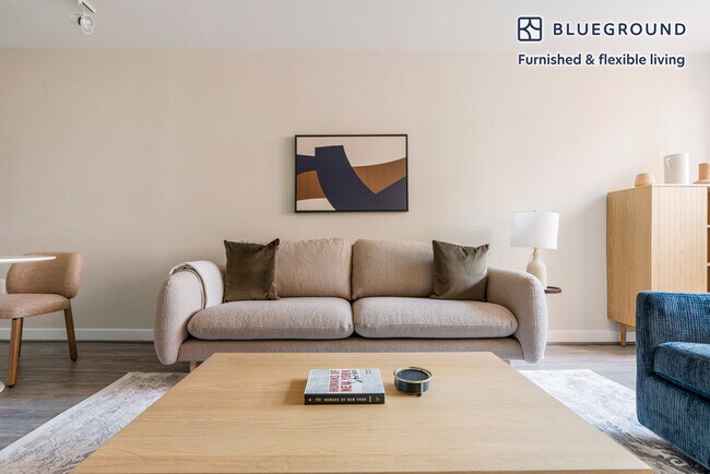 Foto del edificio - 1200 N Veitch St