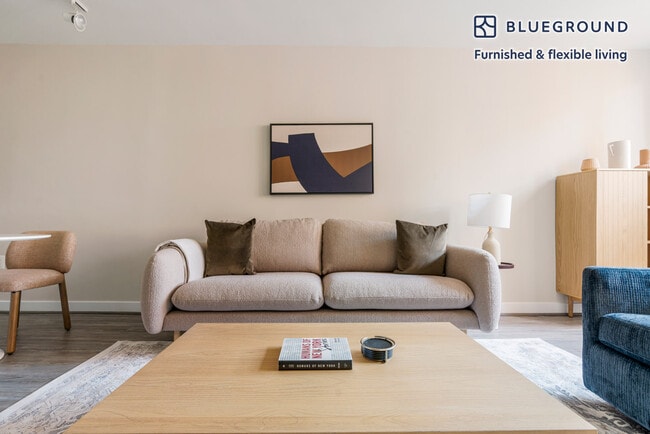 Building Photo - 1200 N Veitch St