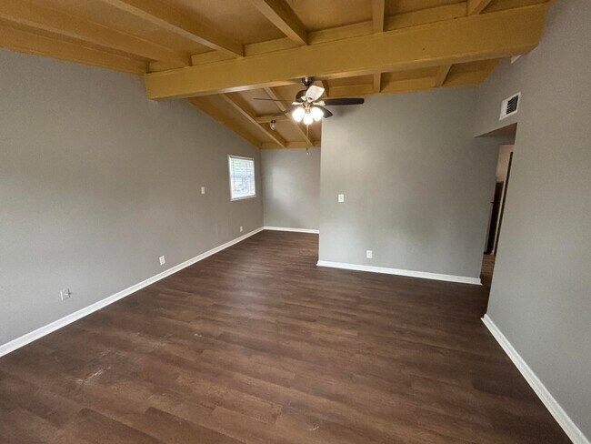 Foto del edificio - 214 Rugby Rd