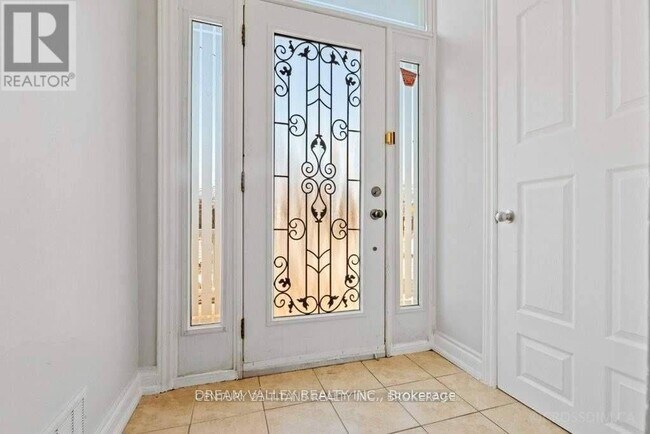 Photo du bâtiment - 1501 Danforth Rd