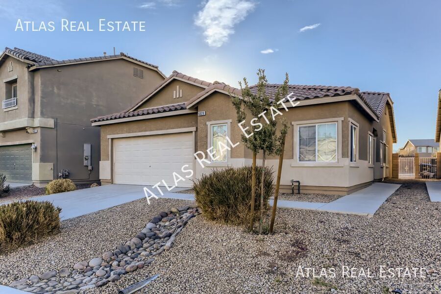 Foto principal - AVAILABLE NOW! | BEAUTIFUL Single-Story, 3...