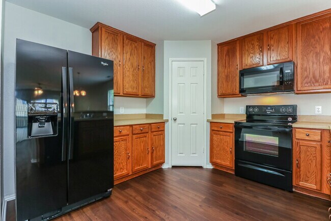 Foto del edificio - 7209 Lindentree Ln