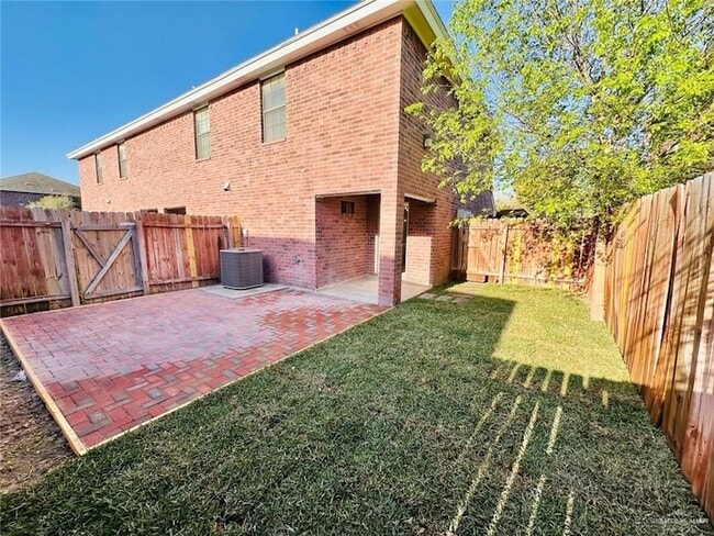 Building Photo - 213 S 49th St
