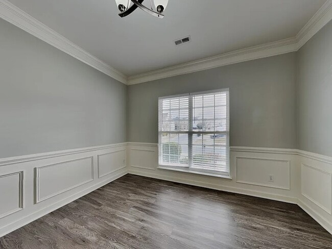 Foto del edificio - 7022 Tanners Creek Dr