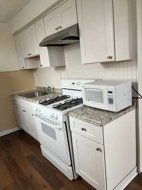 Building Photo - 2164 Longshore Ave