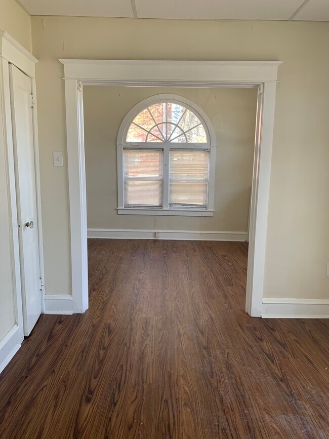 Foto del edificio - 2923 Garrett Rd
