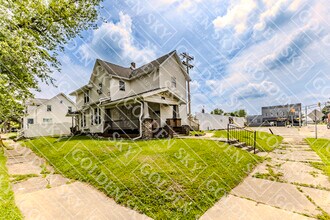 Building Photo - 115 E Willard St