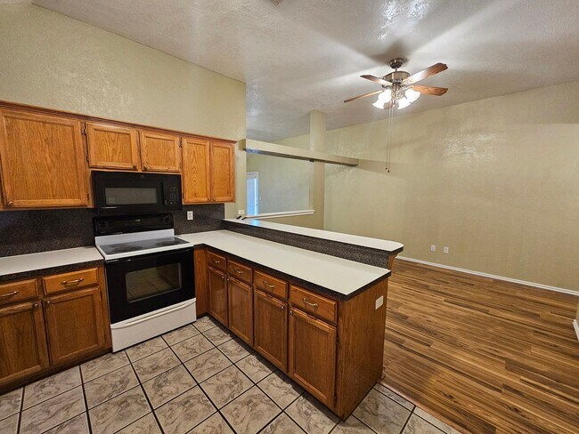 Foto del edificio - (3) Bed/(2) Bath in West Norman! Avail NOW!