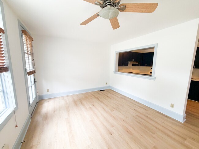 Foto del edificio - 208 N Buchanan Blvd