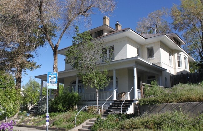 Building Photo - 851 E 3rd Ave