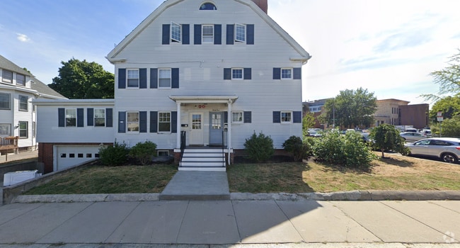 Building Photo - 34 Bentley St