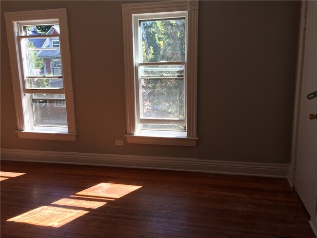 Foto del edificio - 82 Asbury St