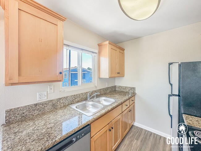 Building Photo - Inviting 1BD/1BA Upper-Level Condo in Golden Hill with Laundry On-Site & Reserved Parking