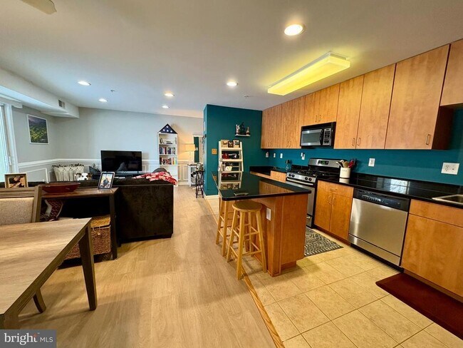 Foto del edificio - 1101 Primrose Ct