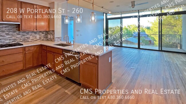 Foto del edificio - 208 W Portland St