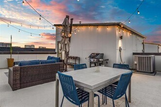 Building Photo - 4805 Manett St