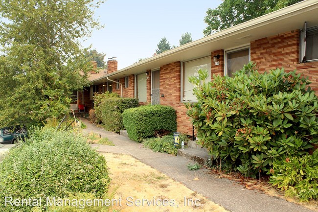 Building Photo - 126-140 NE 59th Ave