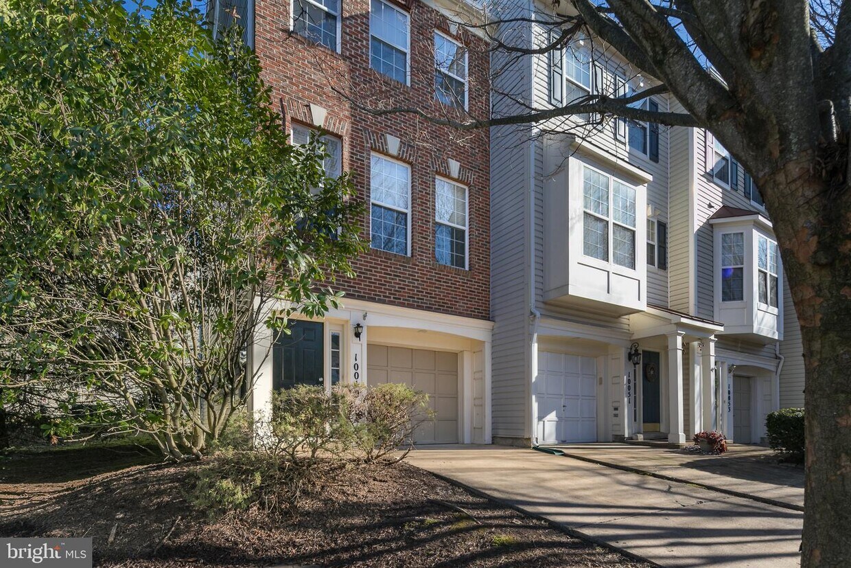 10049 Moxleys Ford Ln, Bristow, VA 20136 Townhome Rentals in Bristow