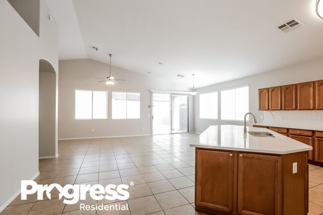 Foto del edificio - 4130 W Vineyard Rd