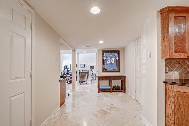 Building Photo - 5918 San Felipe St