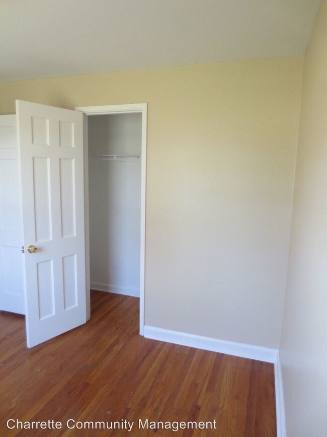 Foto del edificio - 10142 Newbold Dr